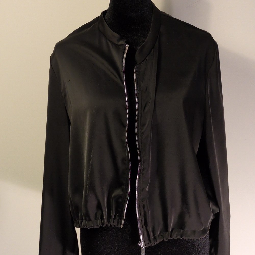 10$ or 2/15$
Dynamite Classic Black Bomber Jacket